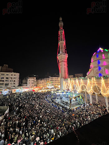 أعداد كبيرة من المريدين فى حفل ختام مولد السيد البدوى أعداد كبيرة من المريدين فى حفل ختام مولد السيد البدوى