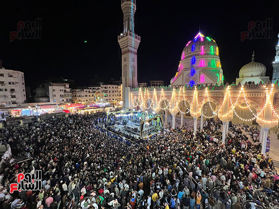 ختام الاحتفال بمولد العارف بالله سيدي احمد البدوي ختام الاحتفال بمولد العارف بالله سيدي احمد البدوي