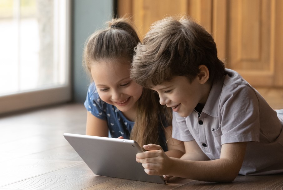 نصائح لمتابعة الأطفال على الإنترنت