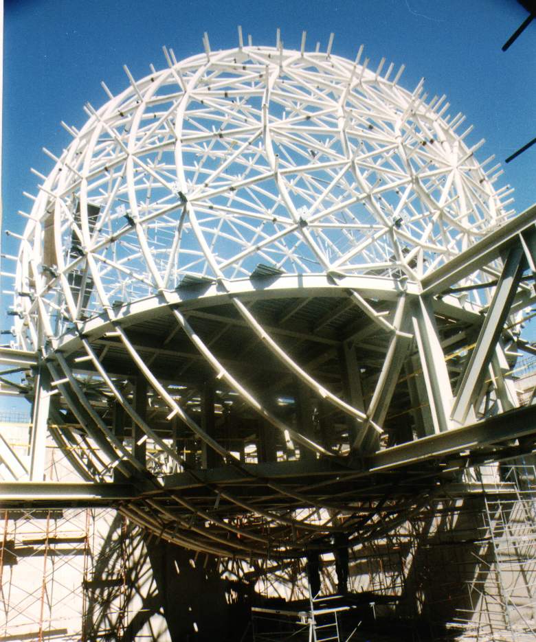 لقطات نادرة لانشاء القبة السماوية8 لقطات نادرة لانشاء القبة السماوية8