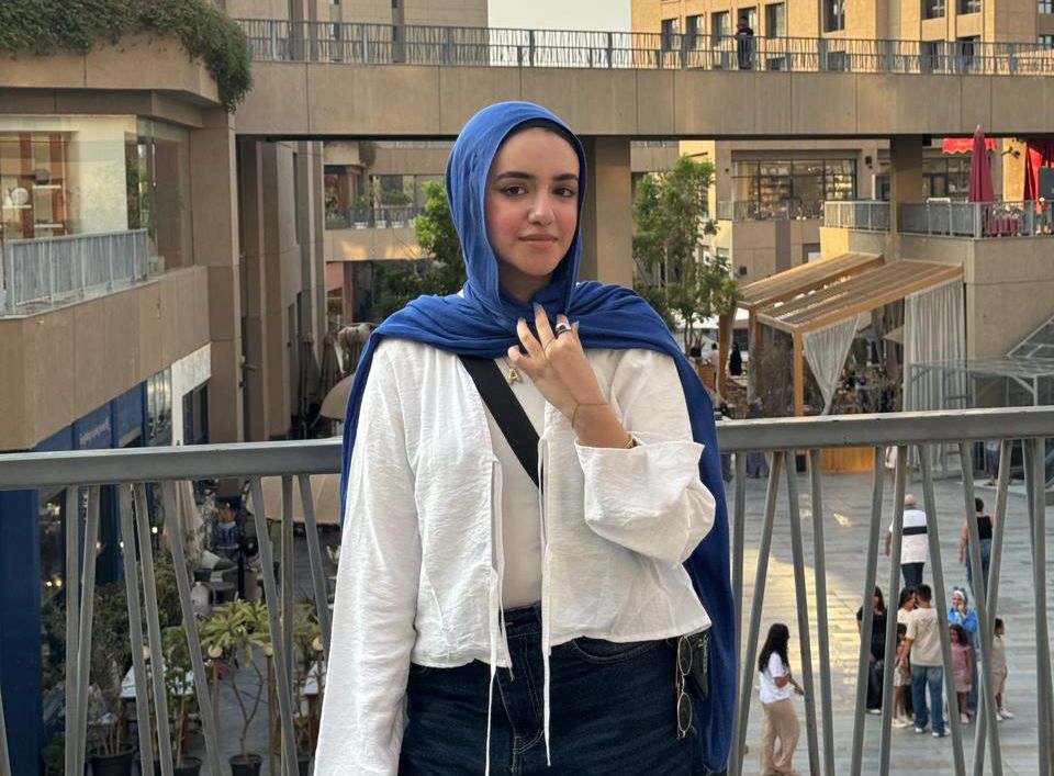 الطالبة أميرة - خريجة التعليم الفنى بالجيزة الطالبة أميرة - خريجة التعليم الفنى بالجيزة