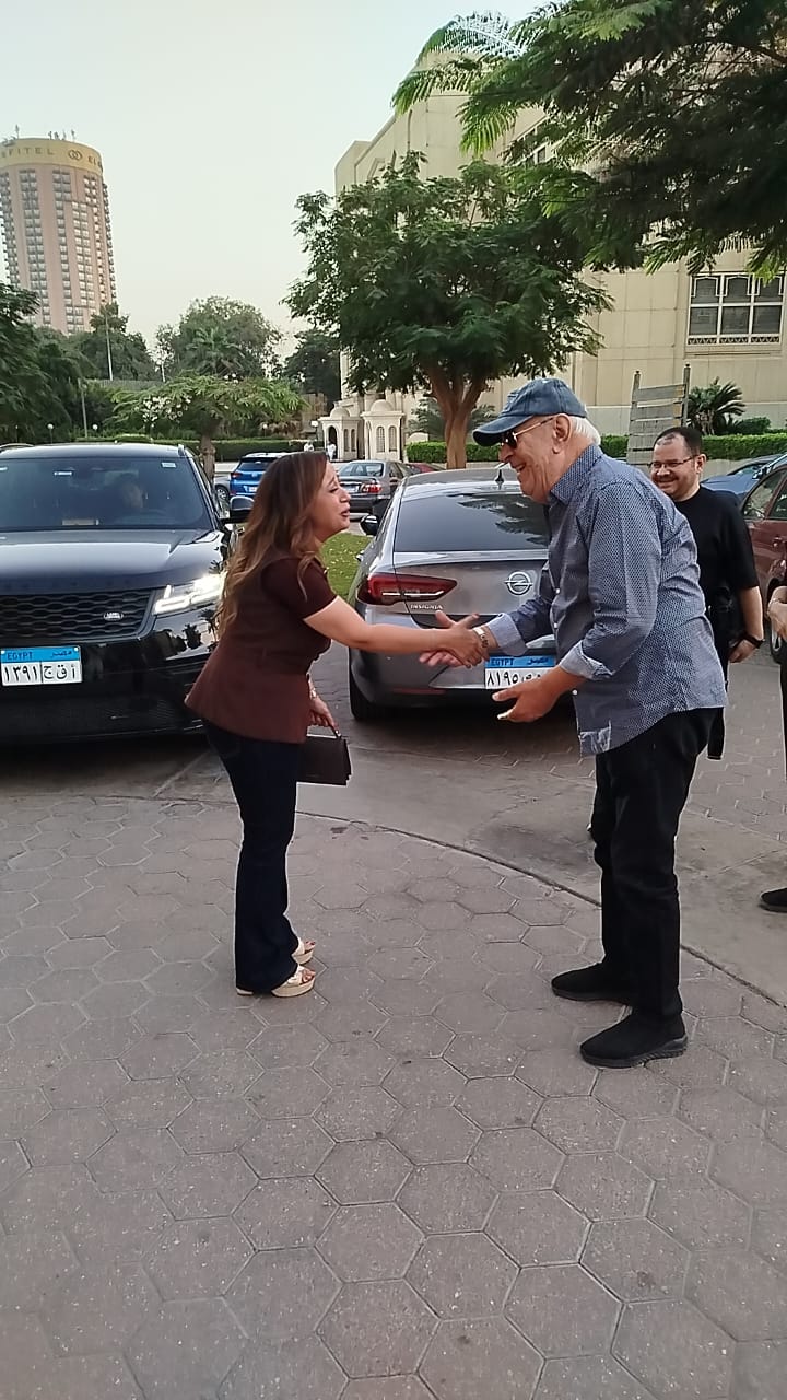 الموسيقار عمر خيرت يصل الي  دار الأوبرا.. لإجراء البروفة الأخيرة وريهام عبدالحكيم في الاستقبال (3)