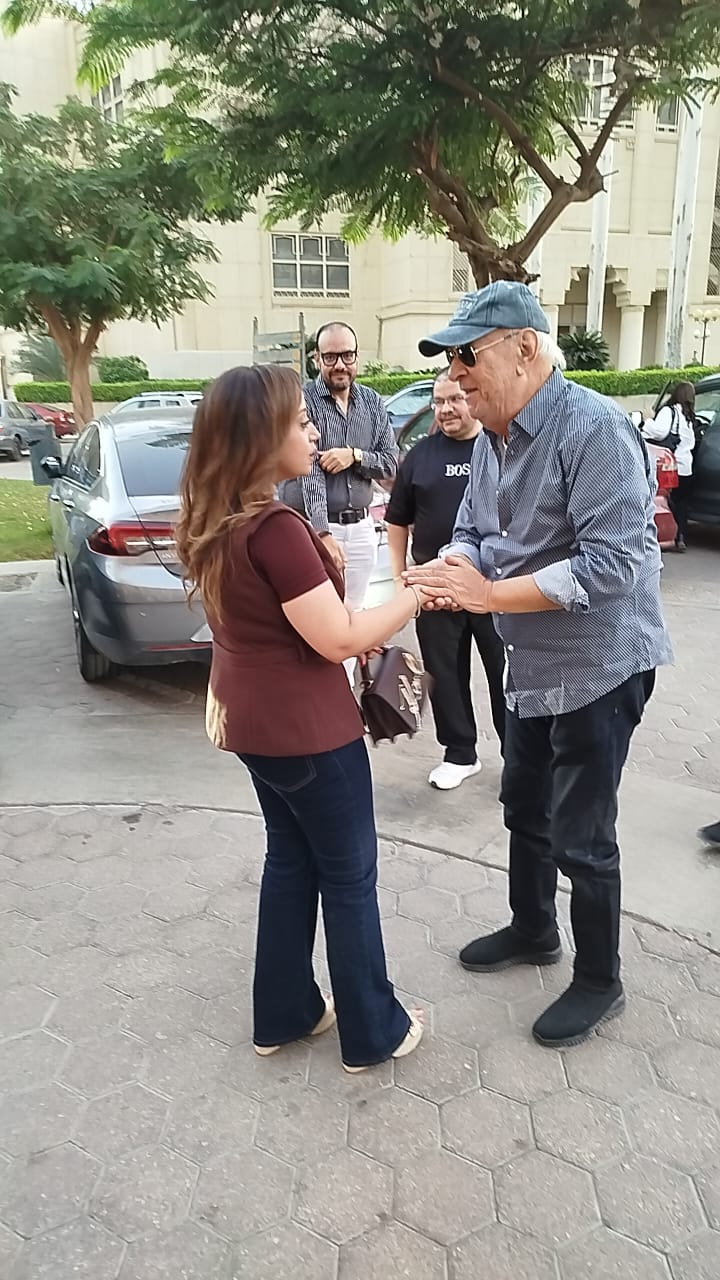 الموسيقار عمر خيرت يصل الي  دار الأوبرا.. لإجراء البروفة الأخيرة وريهام عبدالحكيم في الاستقبال (6)