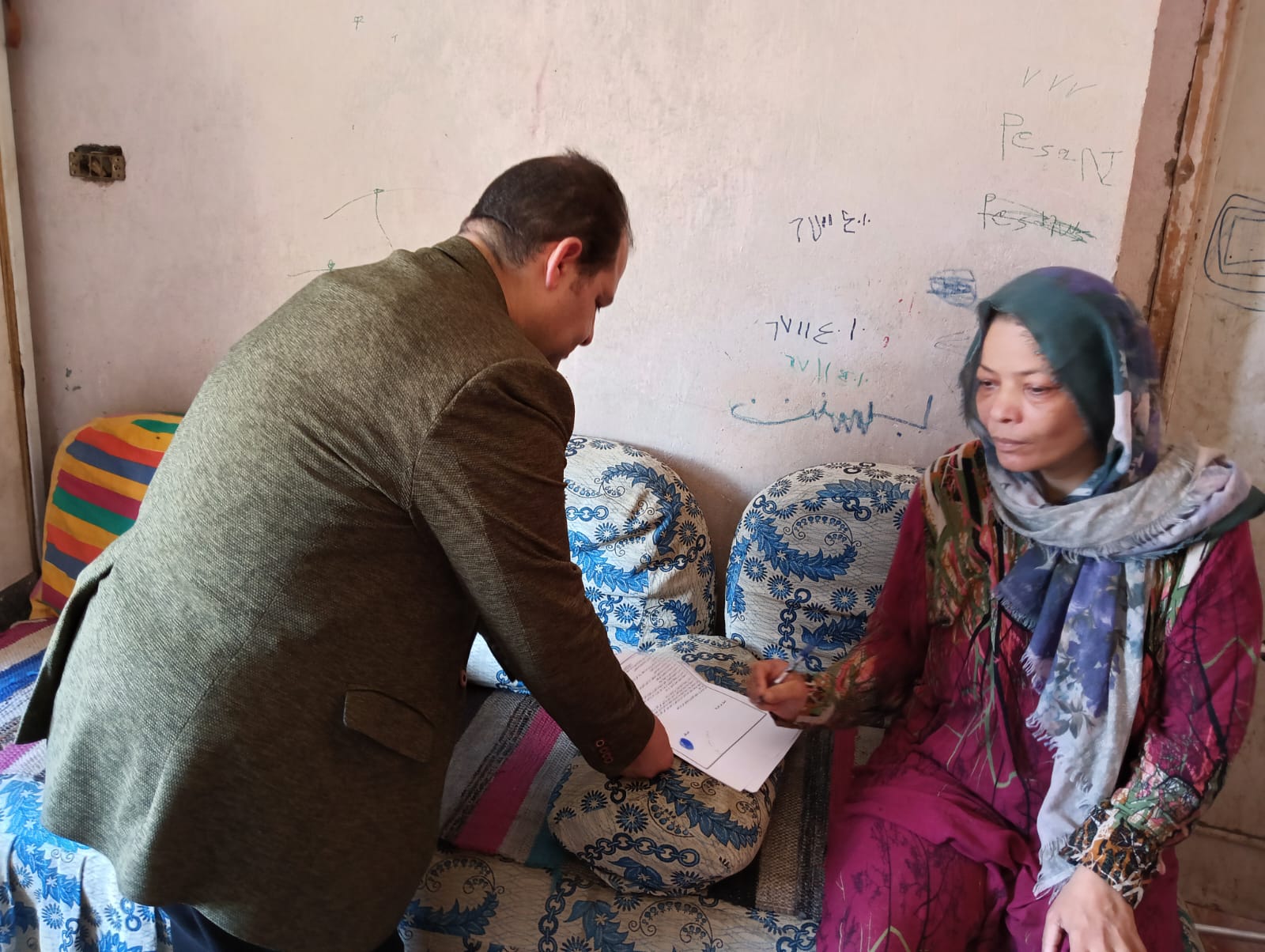 مديرية العمل بالأقصر توفر فرصة عمل لسيدة من ذوى الهمم