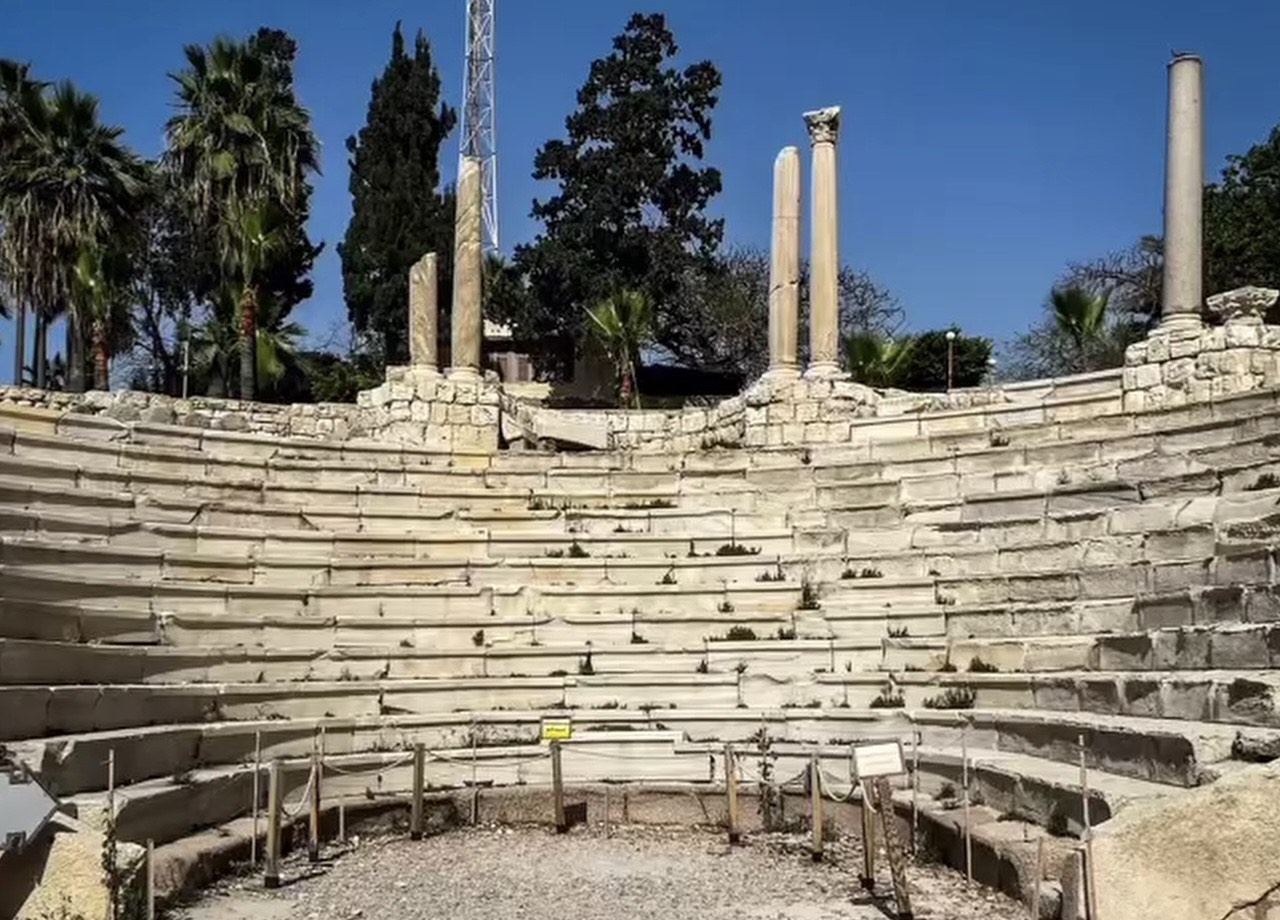 جانب من المسرح (3)