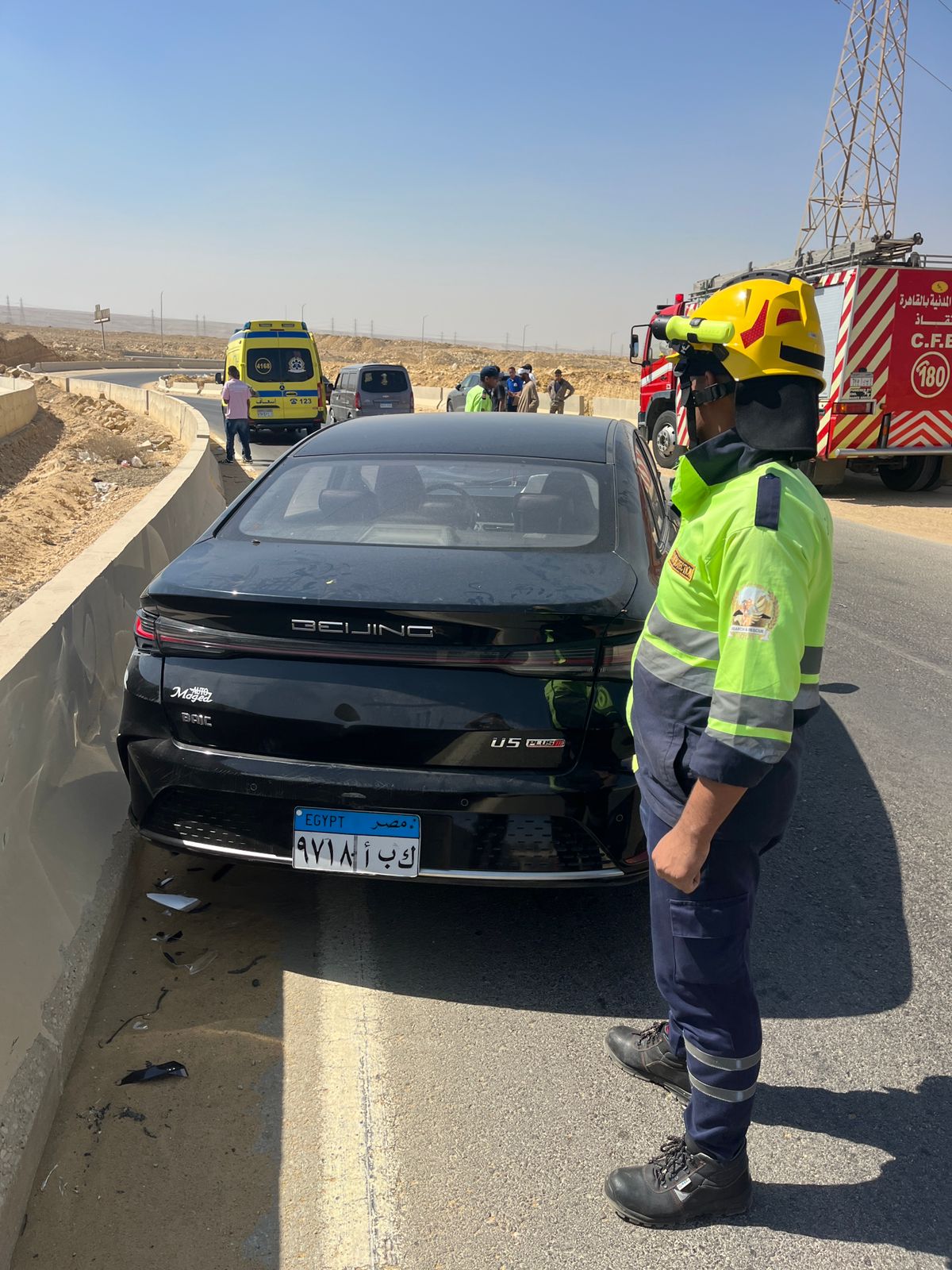 حادث تصادم سيارة ملاكى ونقل بمنطقة القطامية (7)