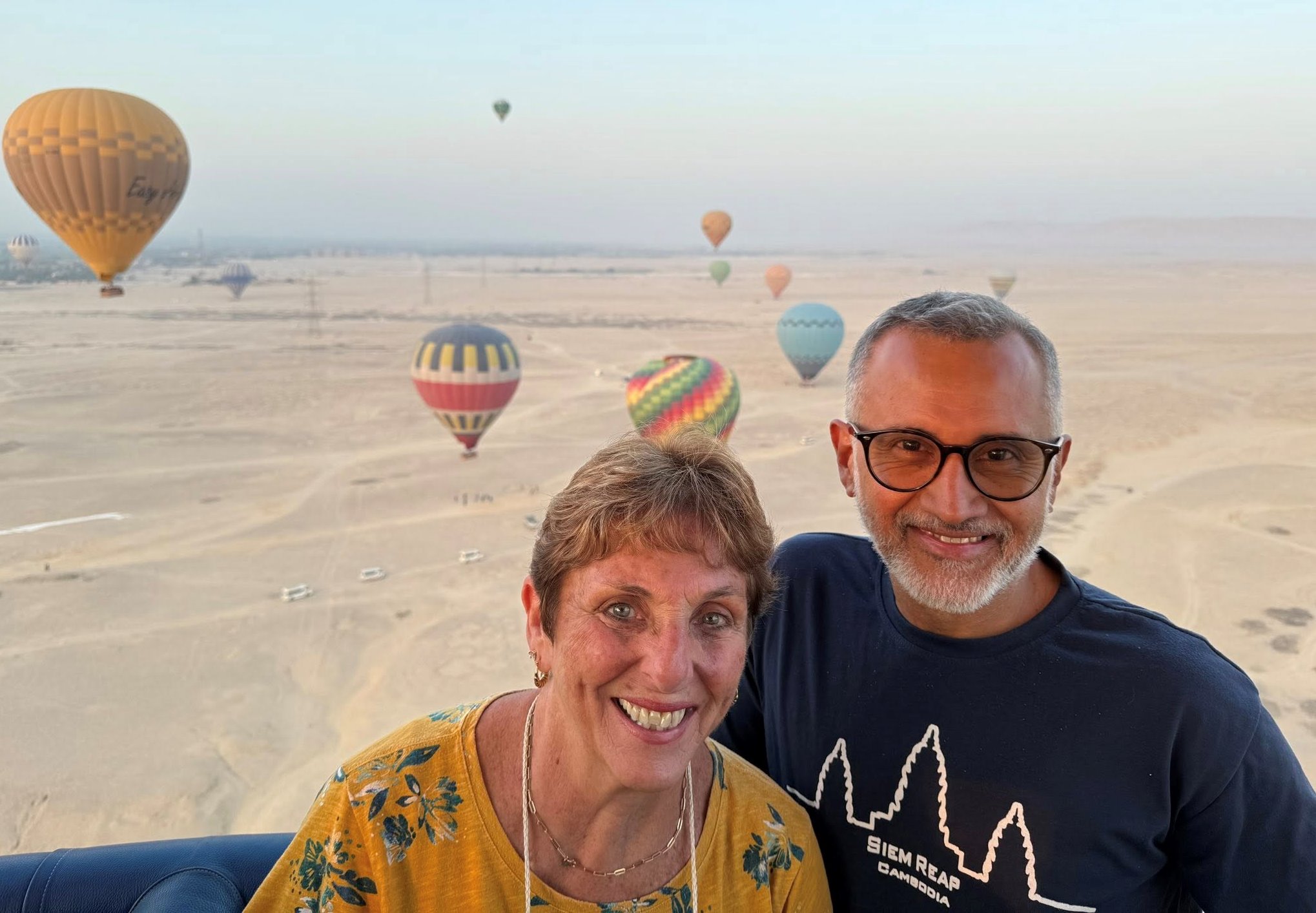 بهجة وفرحة الأجانب من كل العالم في قلب رحلات البالون الطائر بهجة وفرحة الأجانب من كل العالم في قلب رحلات البالون الطائر