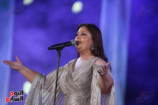 غادة آدم تقدم أغدا ألقاك فى حفل مهرجان الموسيقى العربية غادة آدم تقدم أغدا ألقاك فى حفل مهرجان الموسيقى العربية