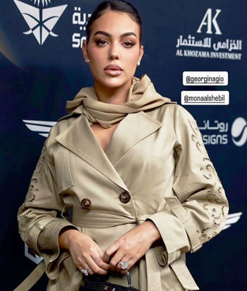 f4a7c000-33c9-4865-85ba-755e5dee6872 f4a7c000-33c9-4865-85ba-755e5dee6872