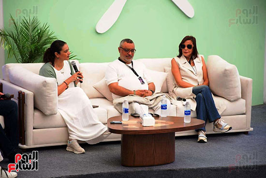 الكاتبة الصحفية علا الشافعة اثناء كلمتها