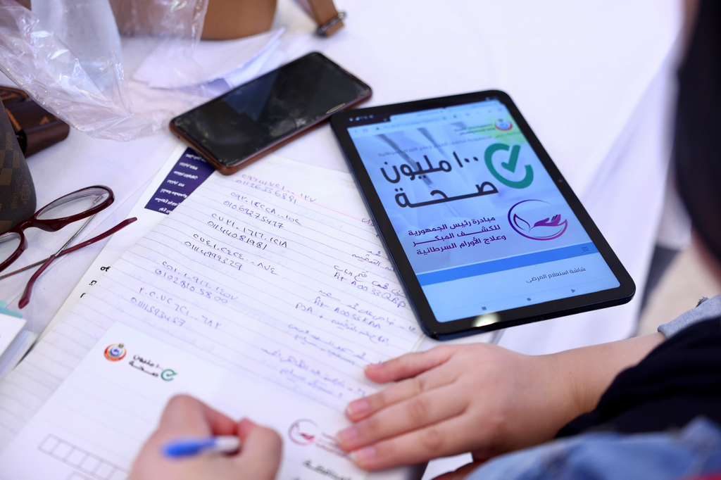 إقبال كثيف من المحامين على الكشف الطبي المجاني (6)