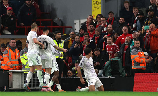 احتفال لاعبى مانشستر يونايتد احتفال لاعبى مانشستر يونايتد