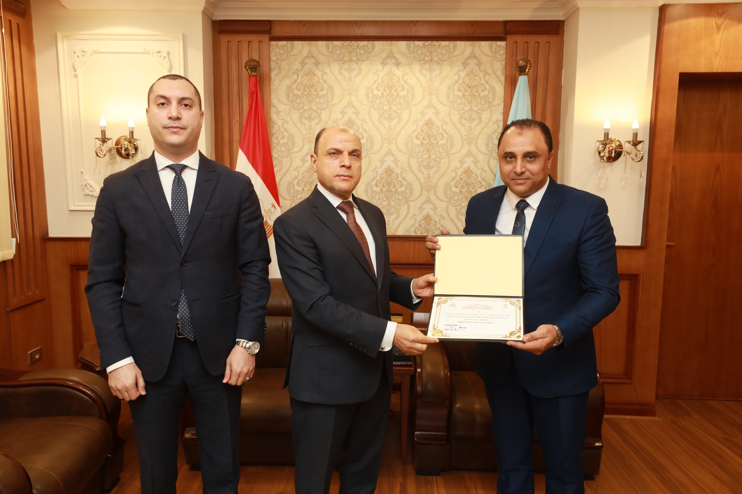 محافظ كفر الشيخ يكرم أعضاء إدارة الجو مكانية بالمحافظة والمراكز (5)