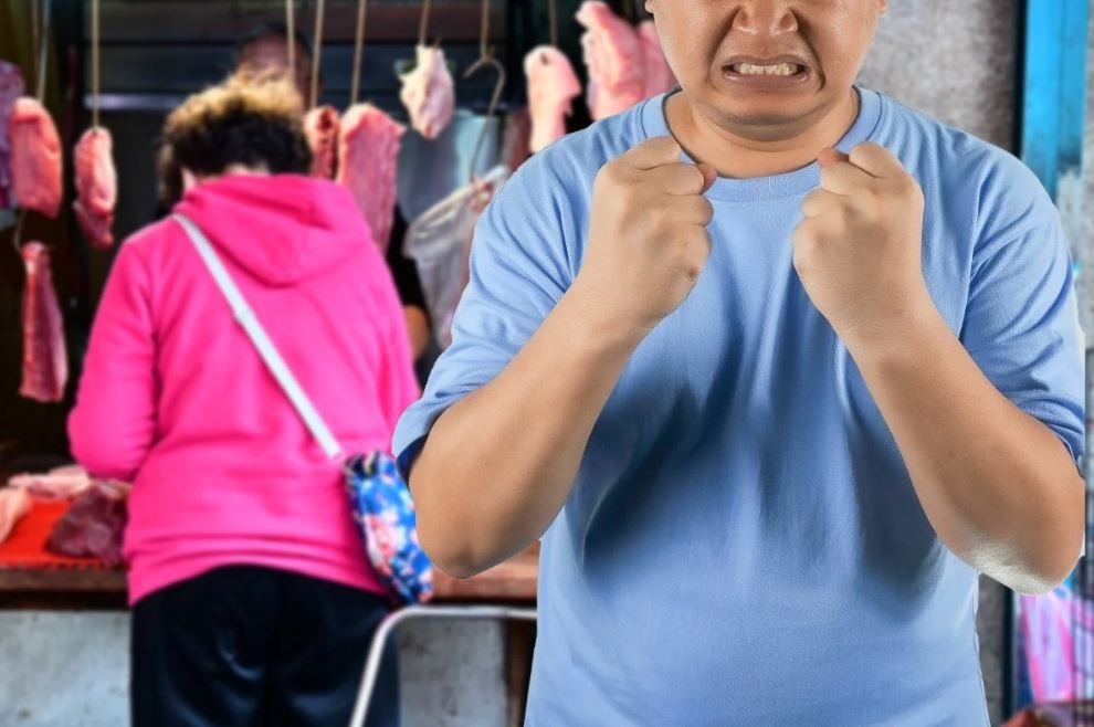 يطعن زوجته غيرةً عليها بسبب خصومات الجزار