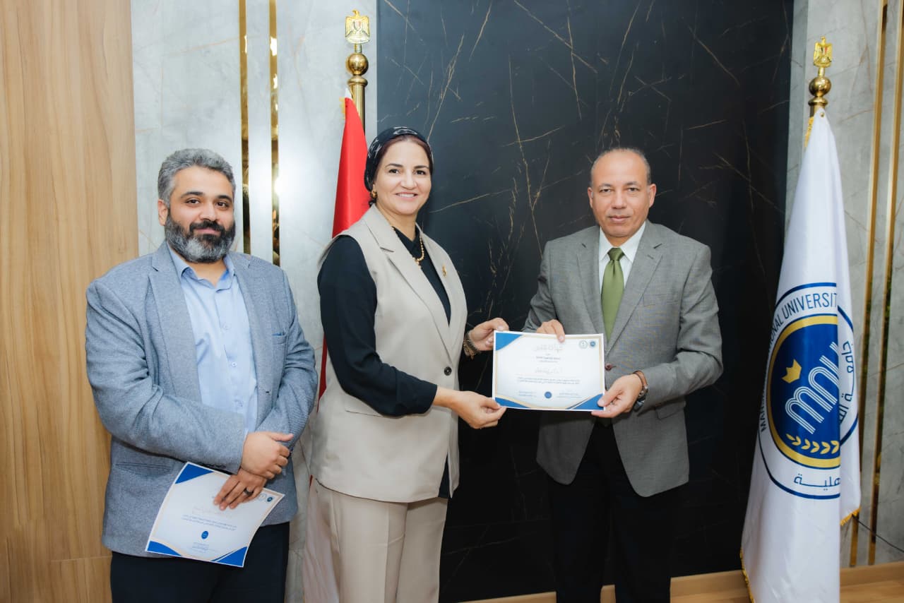 جانب من التكريم