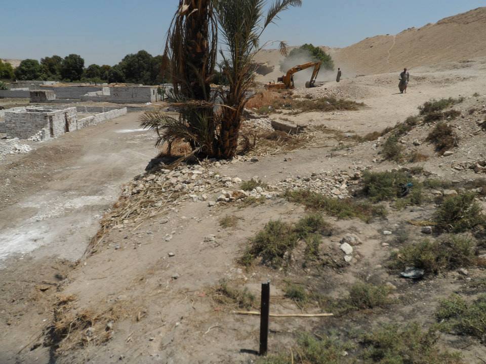 تعرف علي تاريخ منطقة بين الجبلين الآثرية بمدينة إسنا (6)