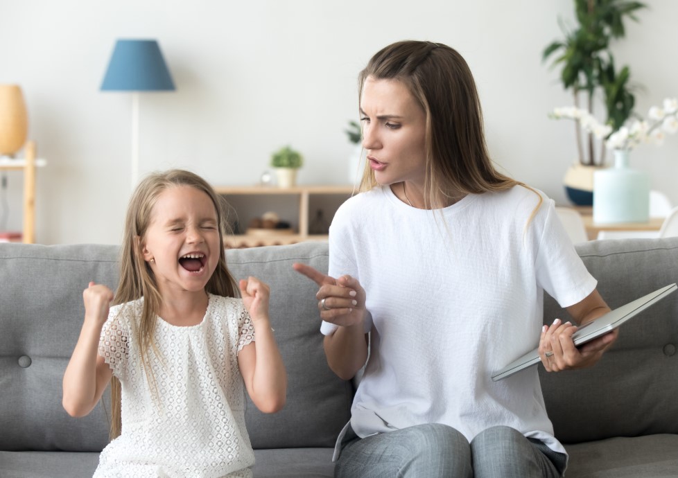 5 نصائح لمنع السلوك العدوانى عند طفلك