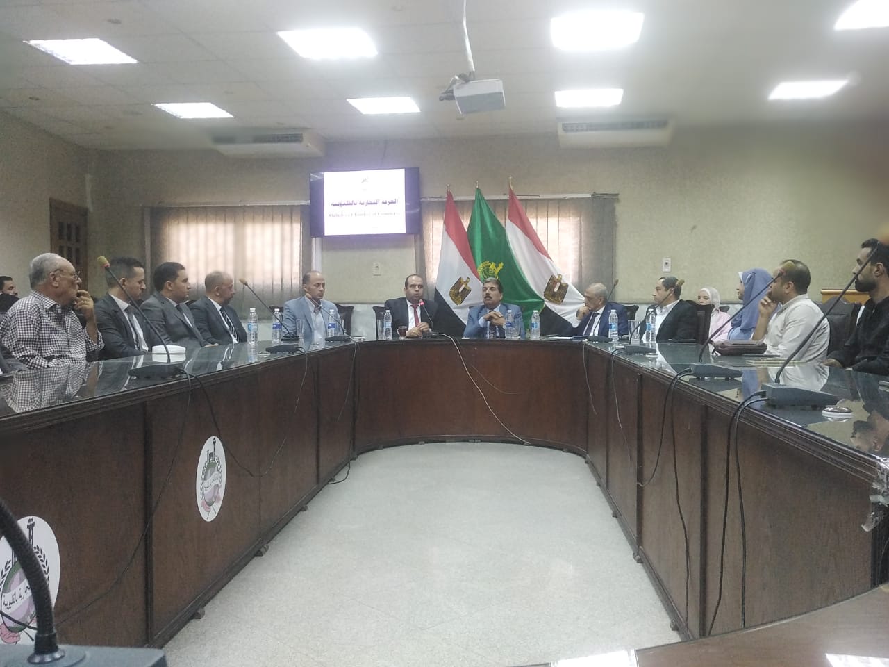 المشاركين بالندوة المشاركين بالندوة