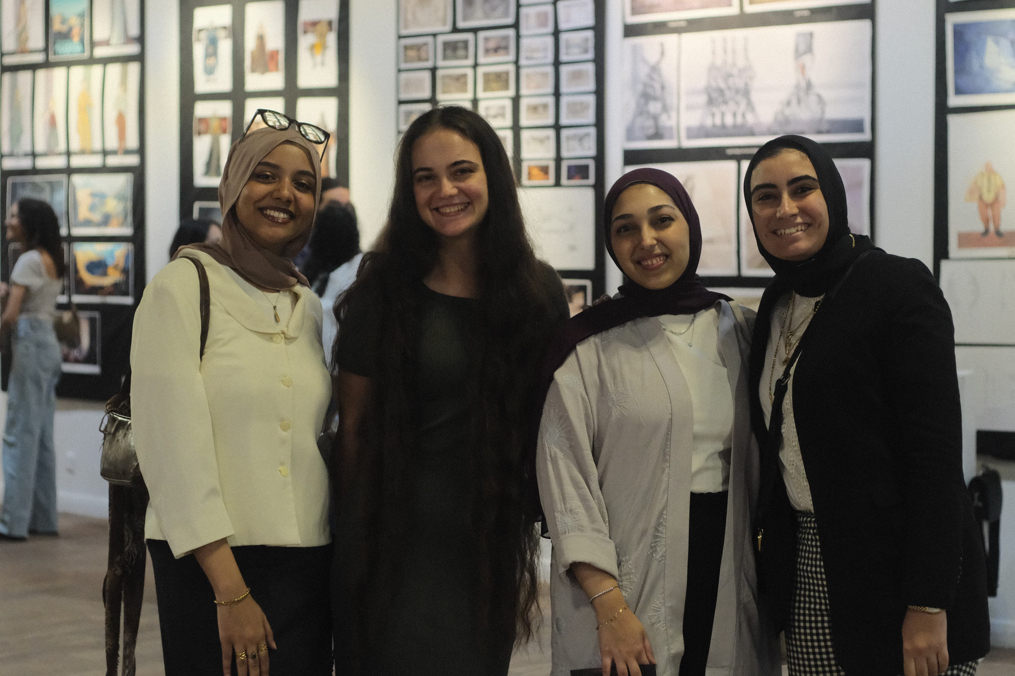 جانب من معرض لمشاريع تخرج طلاب قسم الديكور بجامعة حلوان فى دار الأوبرا المصرية (4)