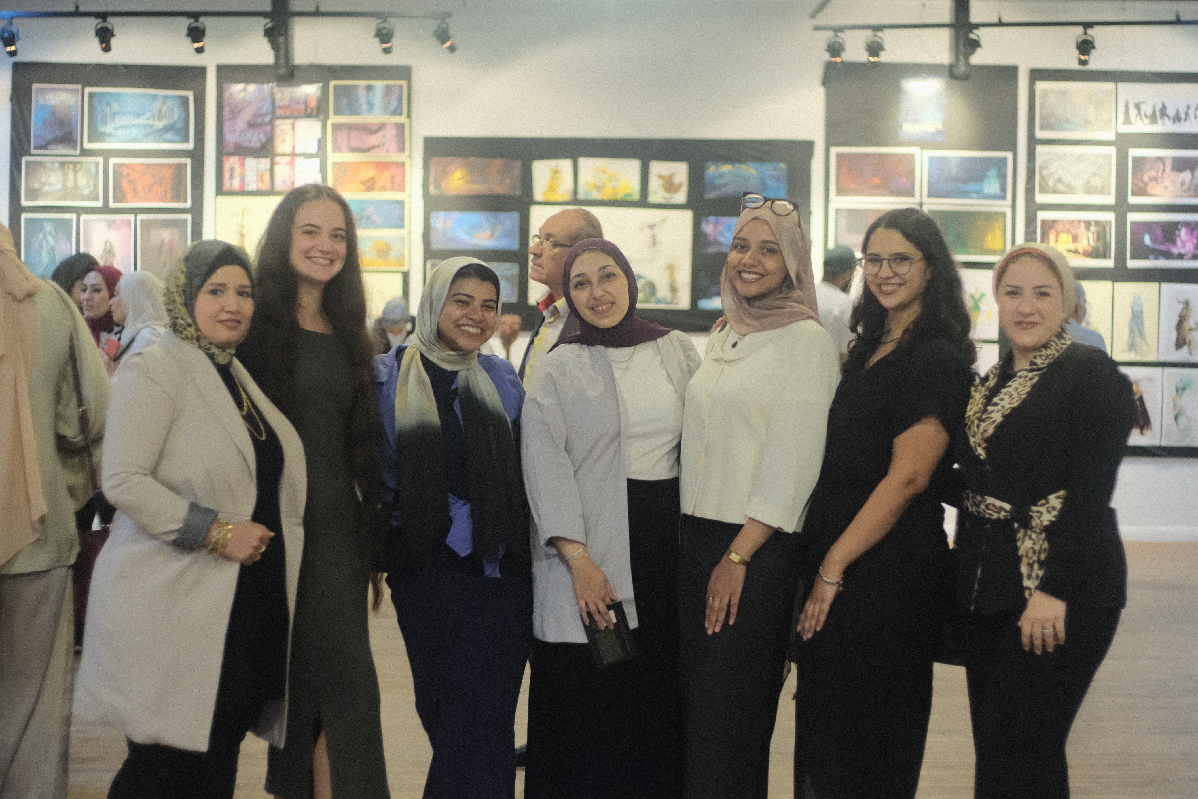 جانب من معرض لمشاريع تخرج طلاب قسم الديكور بجامعة حلوان فى دار الأوبرا المصرية (2)