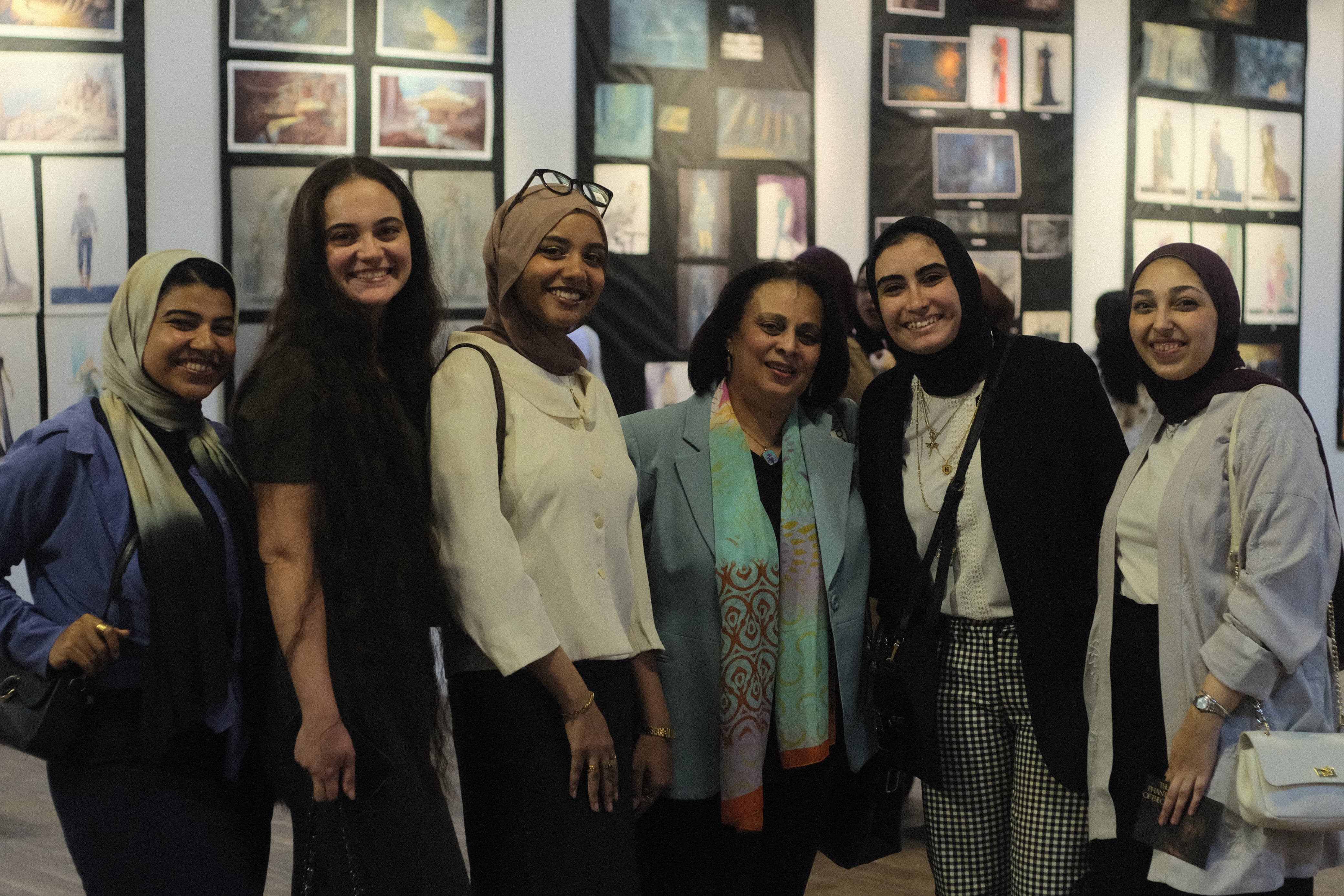 جانب من معرض لمشاريع تخرج طلاب قسم الديكور بجامعة حلوان فى دار الأوبرا المصرية (3)