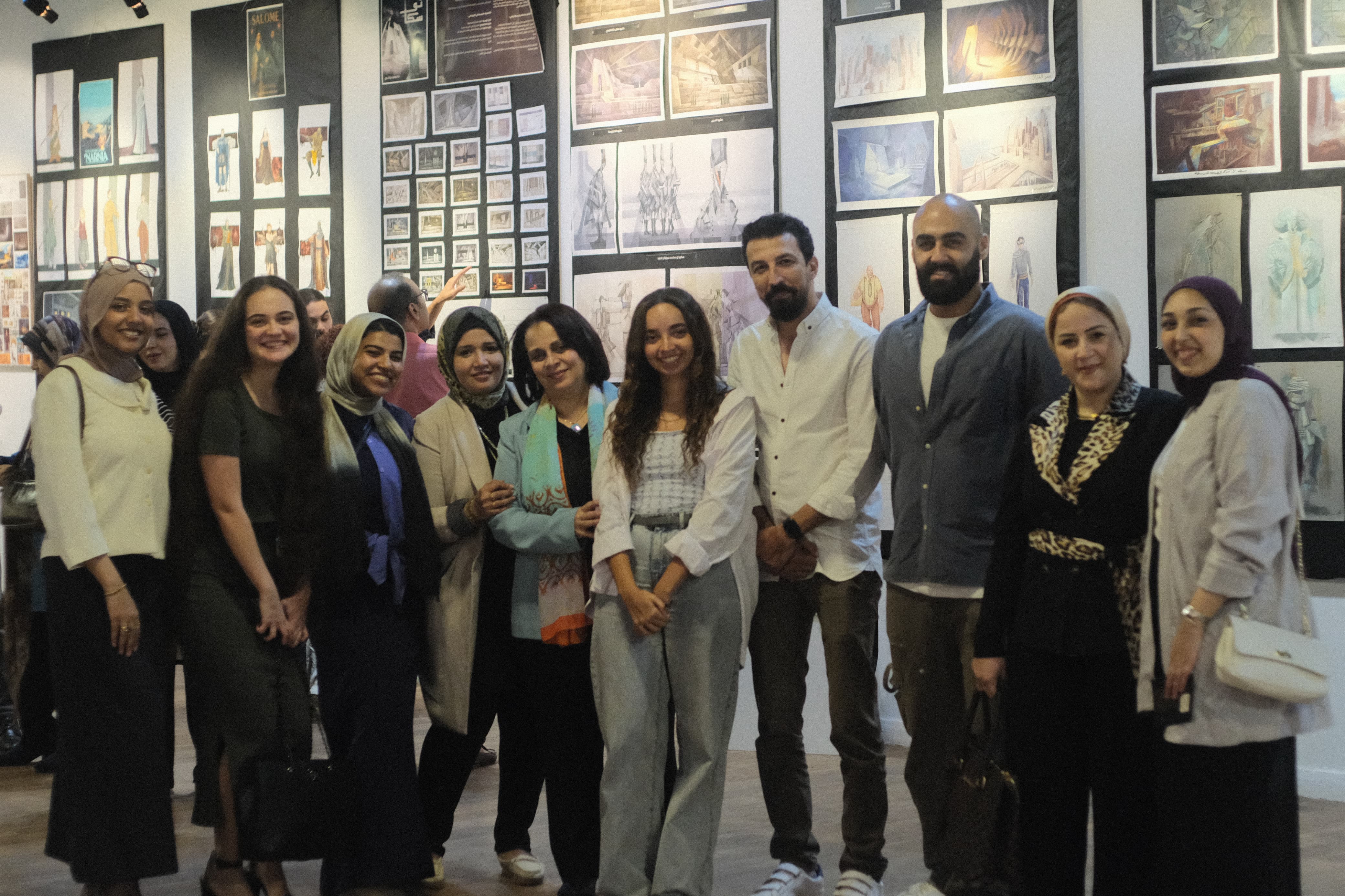 جانب من معرض لمشاريع تخرج طلاب قسم الديكور بجامعة حلوان فى دار الأوبرا المصرية (10)