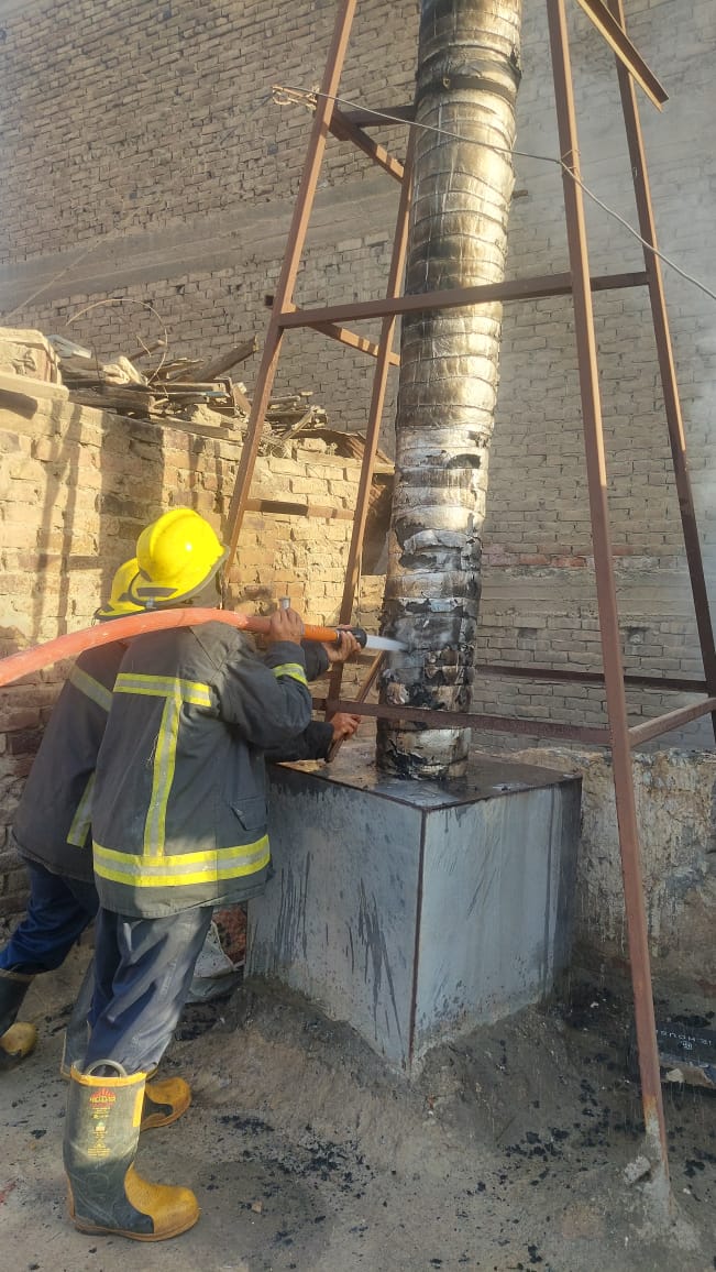 السيطرة على حريق مطعم فى الساحل (1)