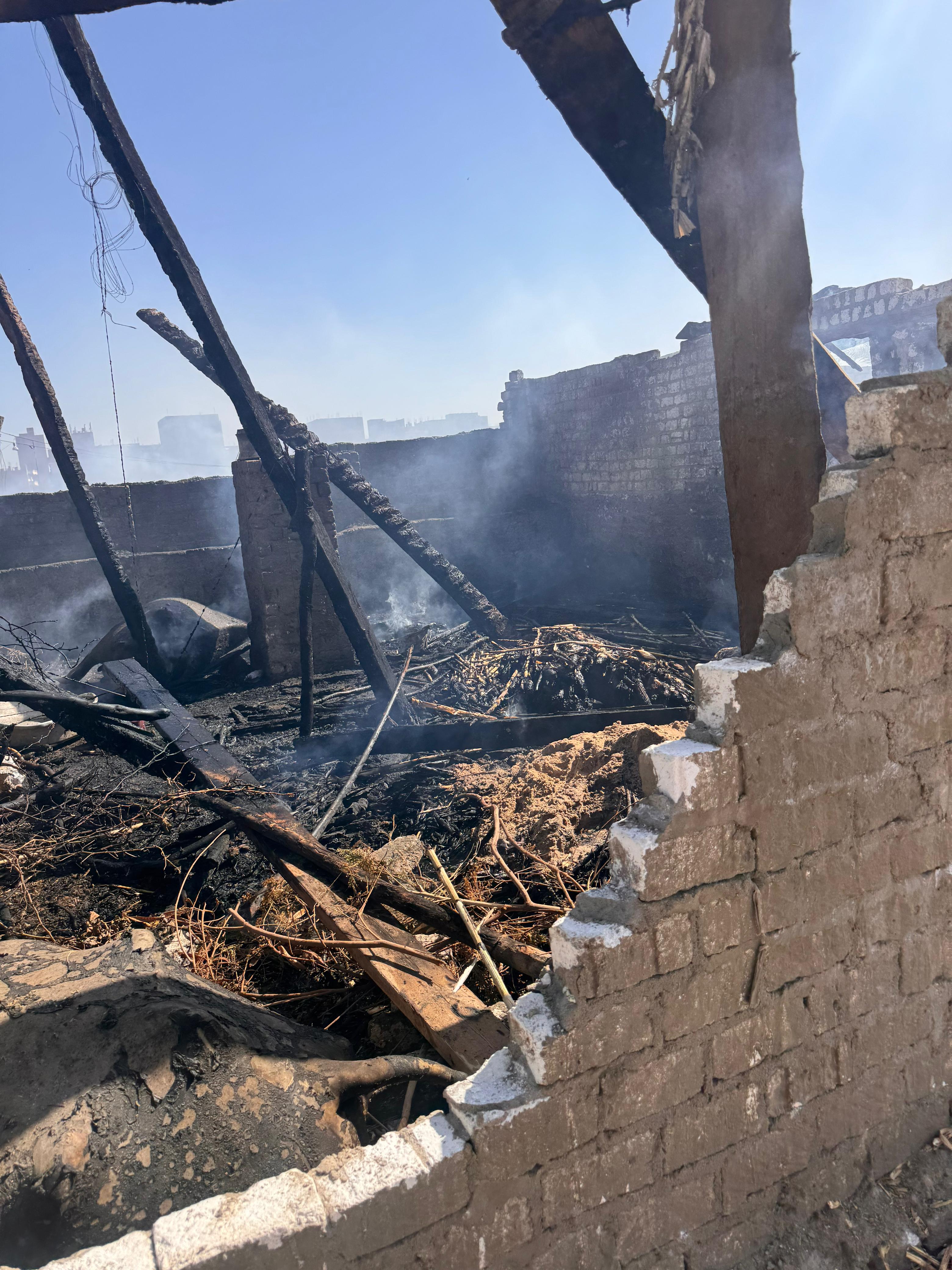 مشاهد بطولية لرجال الحماية المدنية (2)