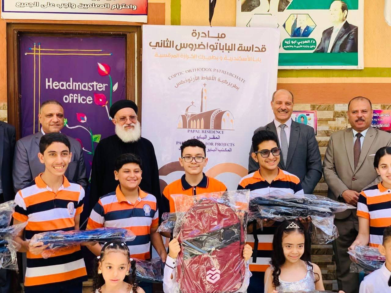 جانب من لقاء مدير تعليم الإسكندرية ووكيل قداسة البابا بالإسكندرية (3)