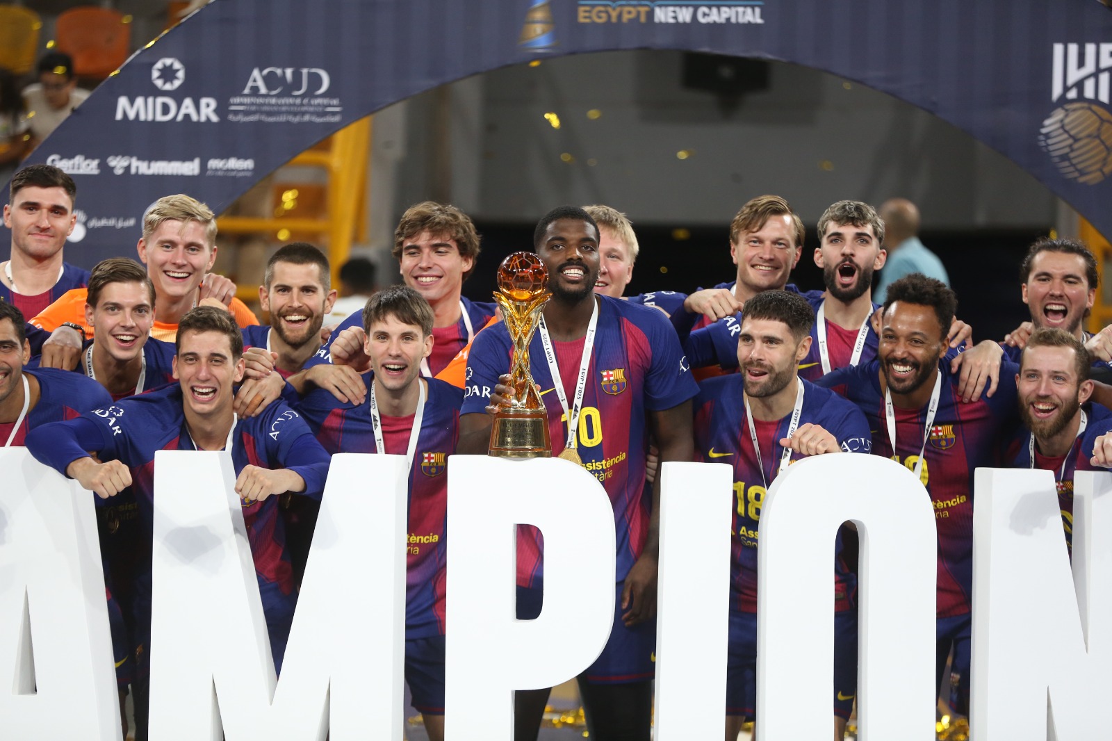 برشلونة يتوج ببطولة العالم لأندية اليد (11)