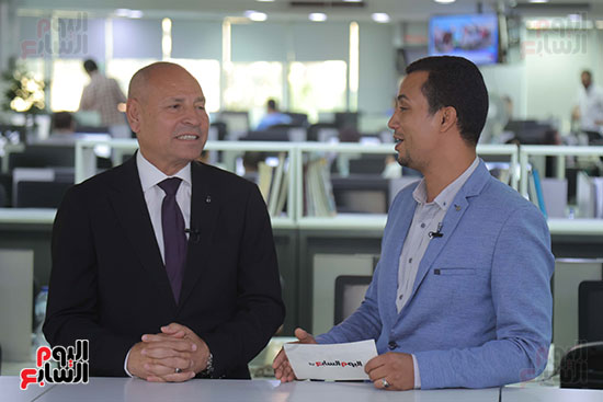 محافظ القاهرة يتفقد صالة تحرير اليوم السابع  (14)