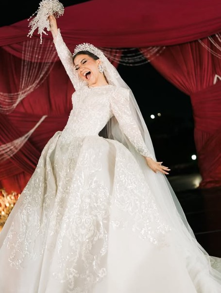 صورة مرحة للعروس