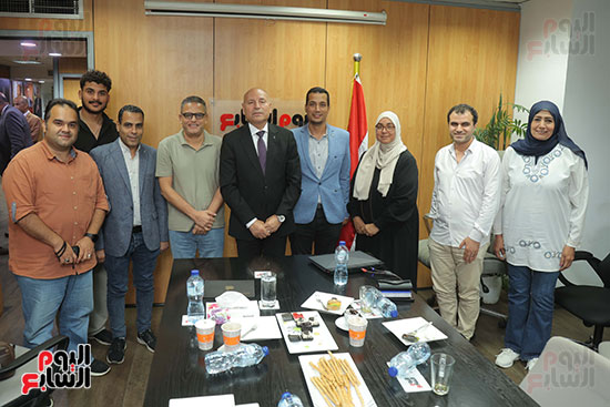 محافظ القاهرة يتفقد صالة تحرير اليوم السابع  (4)