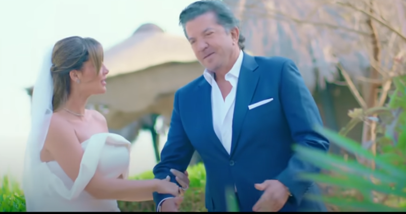 وليد توفيق فى كليب كبرت البنوته