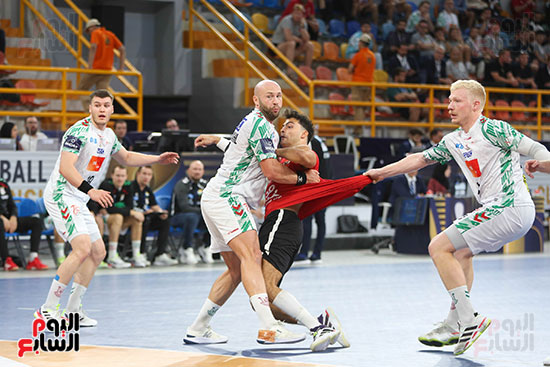  فريق رجال كرة اليد بالنادى الأهلى أمام نظيره ماجدبيرج الألماني (13)
