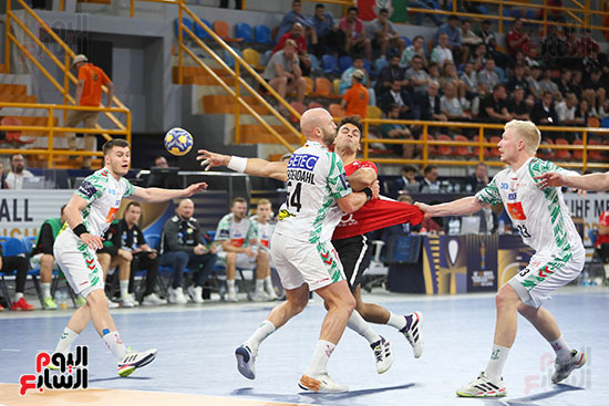  فريق رجال كرة اليد بالنادى الأهلى أمام نظيره ماجدبيرج الألماني (12)