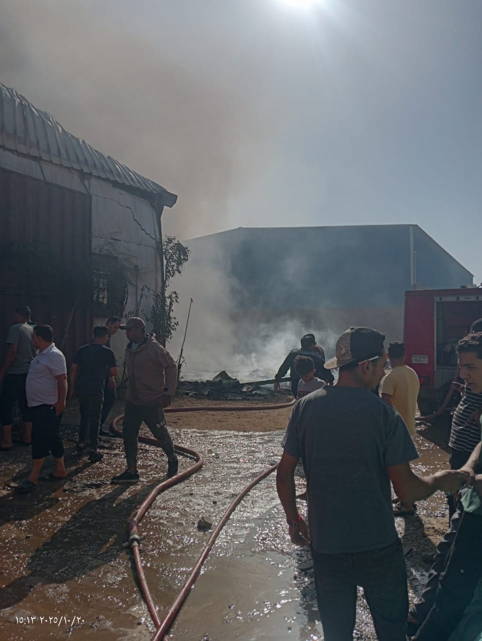 السيطرة على حريق بمصنع إسفنج بالشرقية (3)