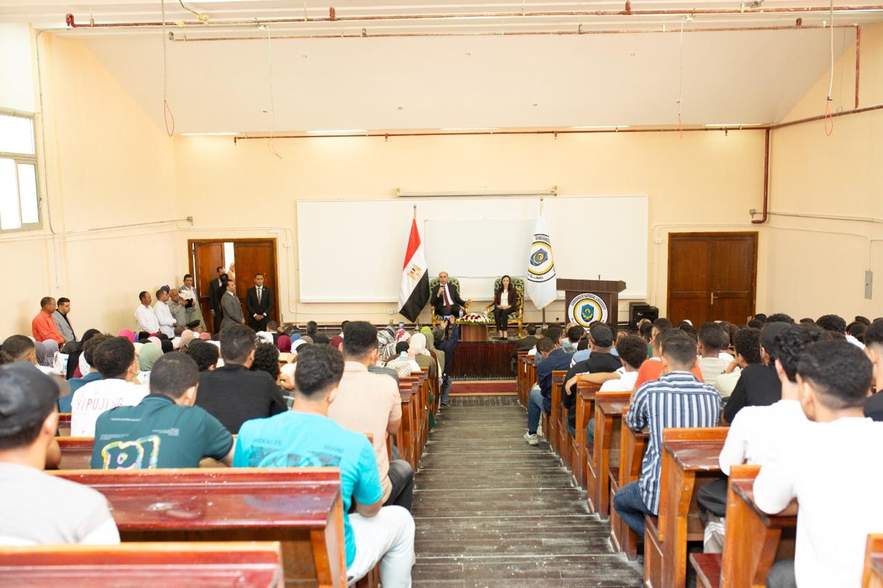 جامعة دمنهور الأهلية تحتفي باستقبال الدفعة الأولى من طلابها (2)