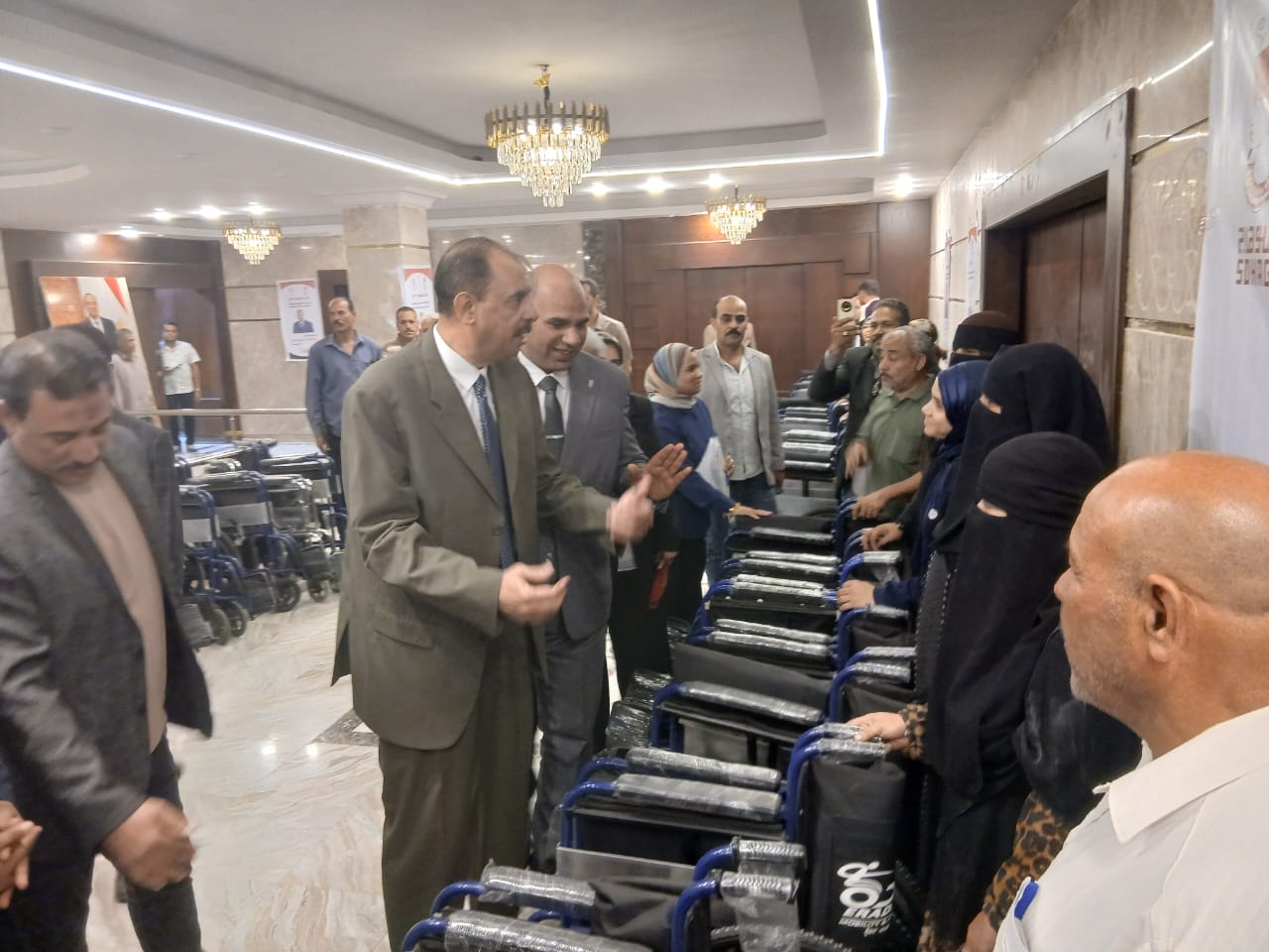 المحافظ مع اهلية ذوى الهمم 