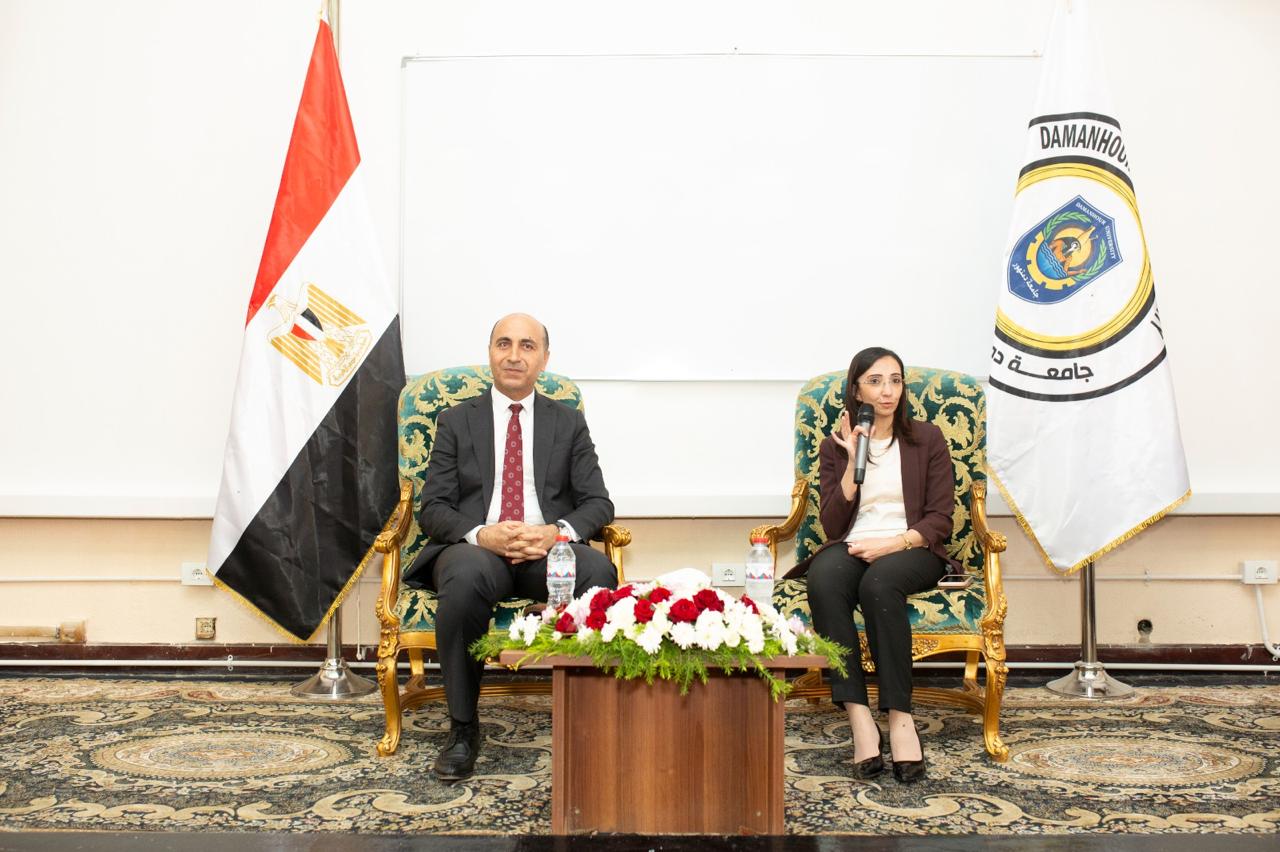 جامعة دمنهور الأهلية تحتفي باستقبال الدفعة الأولى من طلابها (6)