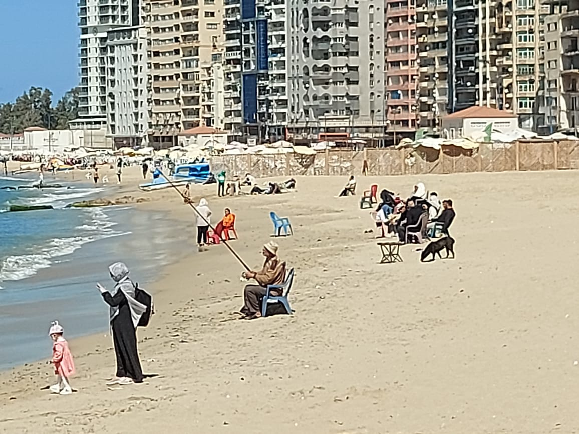 خروج الاهالى لممارسة صيد السناره