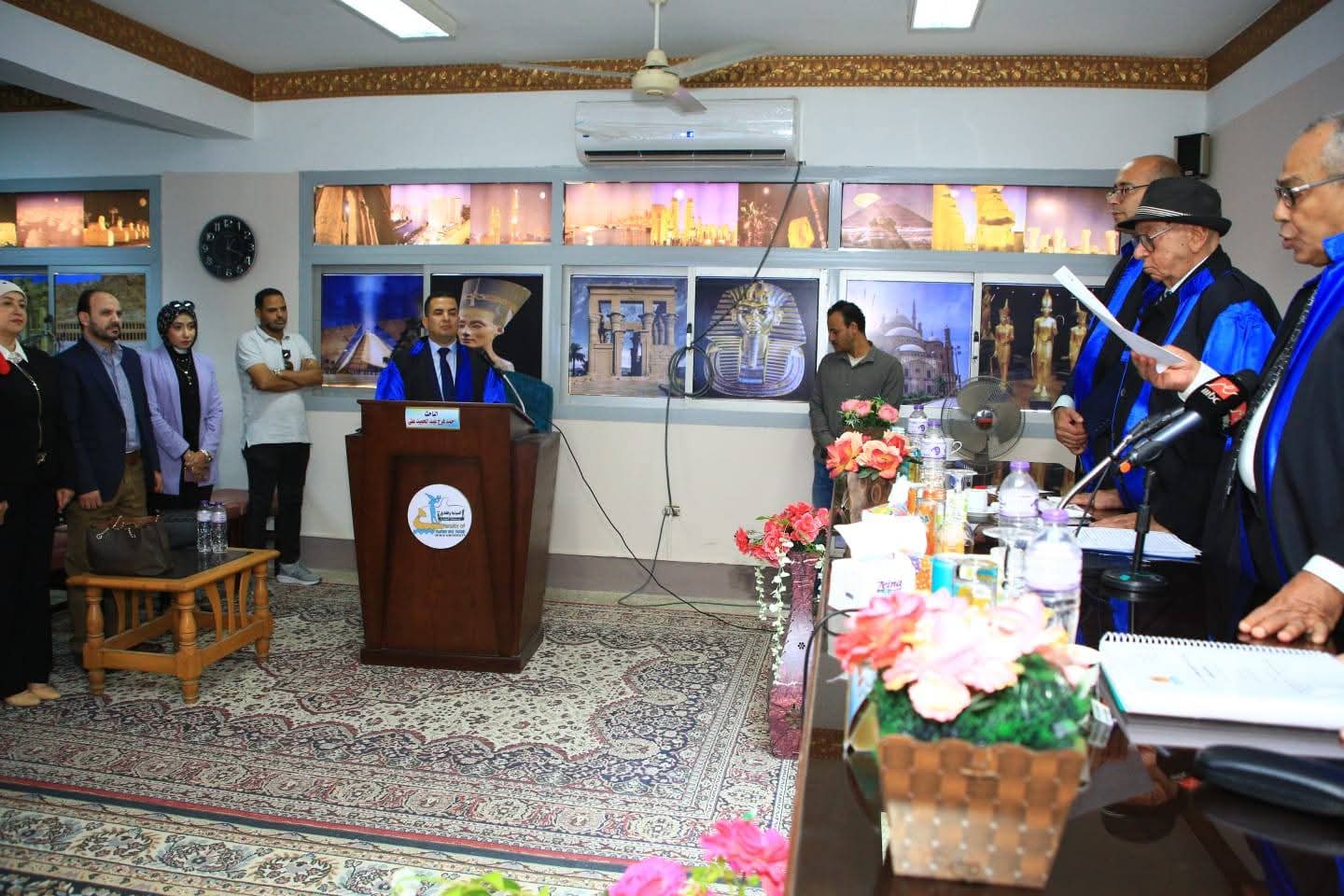 منح درجة الدكتوراه للدكتور أحمد فرج منح درجة الدكتوراه للدكتور أحمد فرج