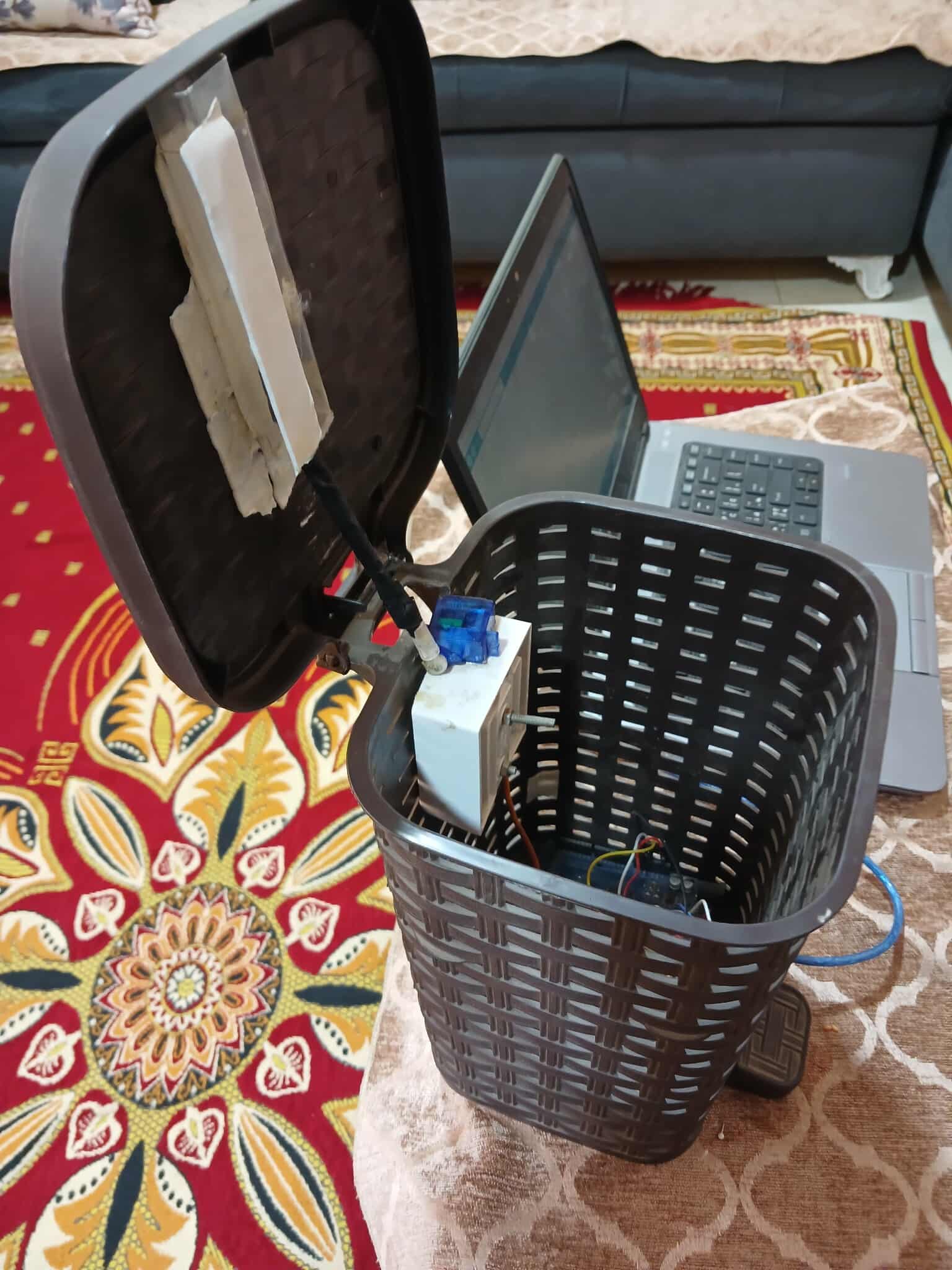 تفتح عن بعد خوفا من العدوى