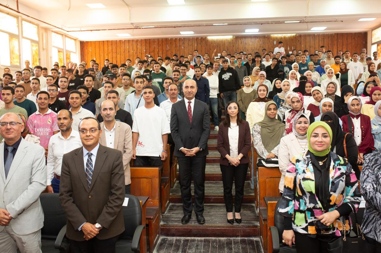 جامعة دمنهور الأهلية تحتفي باستقبال الدفعة الأولى من طلابها (7)