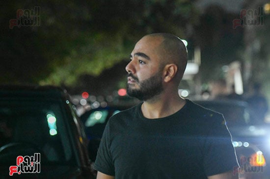 أمير عيد يتلقى عزاء والدته بمسجد حسين صدقى فى المعادي (3)