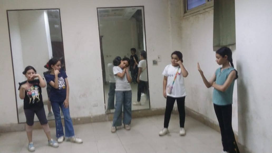 اقبال على نشاط المسرح 