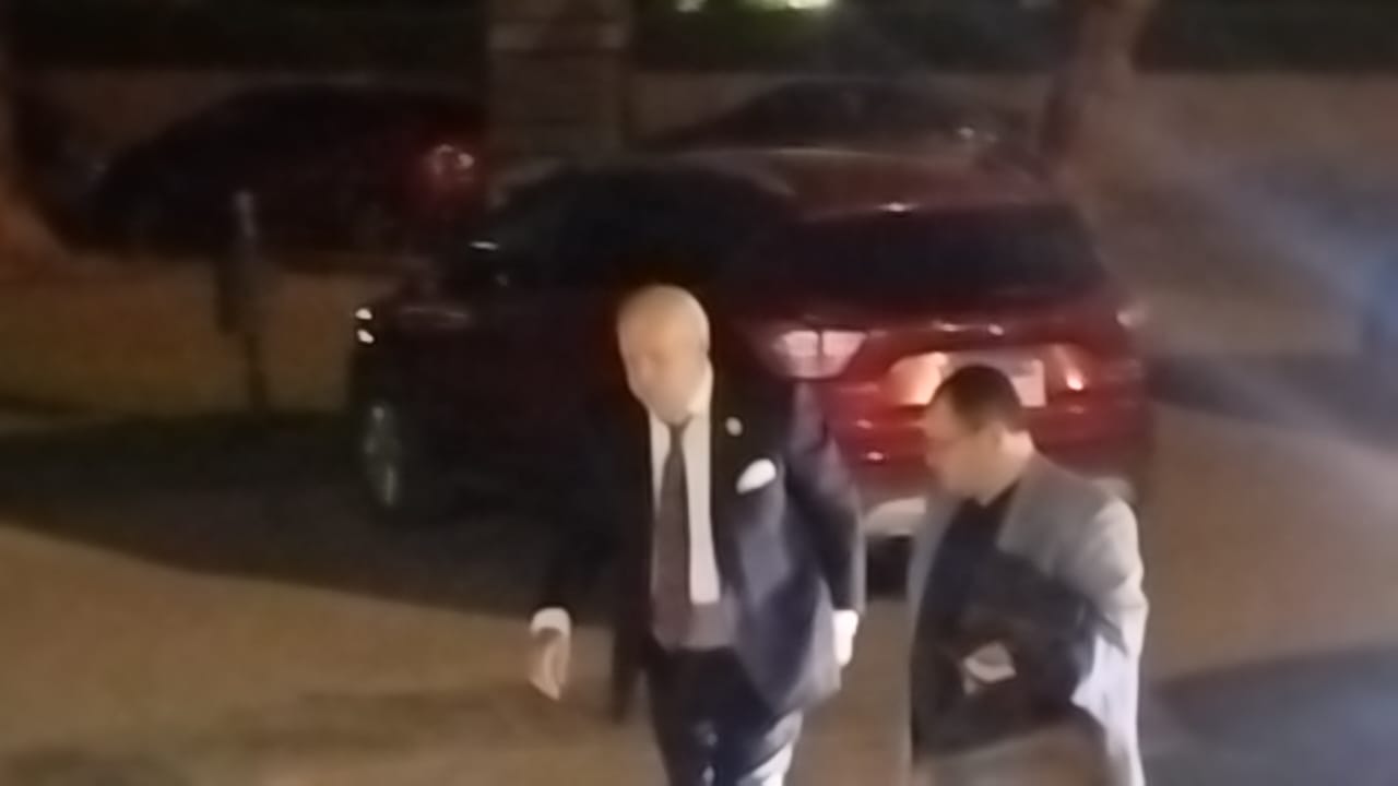 لحظة وصول الموسيقار عمر خيرت إلى الأوبرا (4)