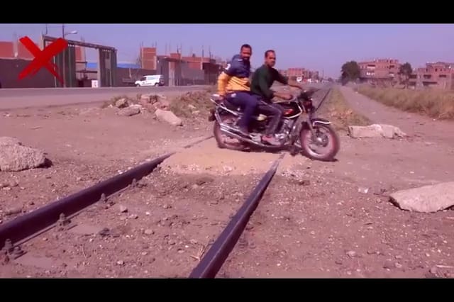 جانب من عبور الطريف