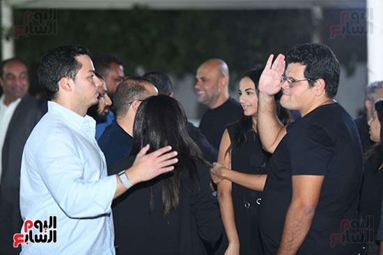 أمير عيد يتلقى عزاء والدته بمسجد حسين صدقى فى المعادي (15)