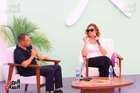 ندوة يسرا بمهرجان الجونة (2)